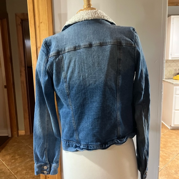 Jean Jacket with sherpa inside - Picture 2 of 2